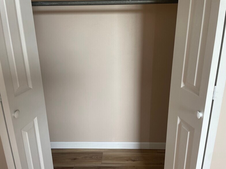 2nd bedroom closet - 1815 William Howard Taft Rd