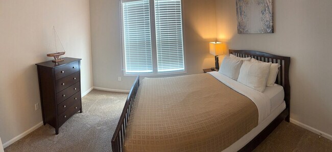 Building Photo - 609 Belle Point Dr