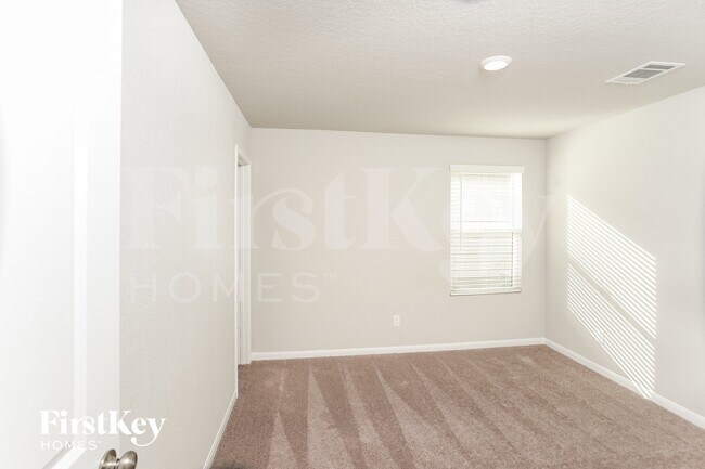 Building Photo - 14918 Bog Mill