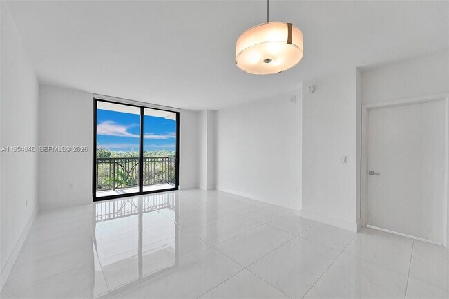 Building Photo - 301 Altara Ave