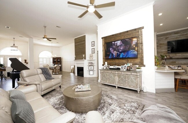 Building Photo - 83 Azure Pl