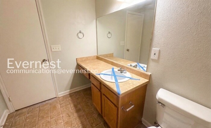 Building Photo - 183 Cloverbrook Dr