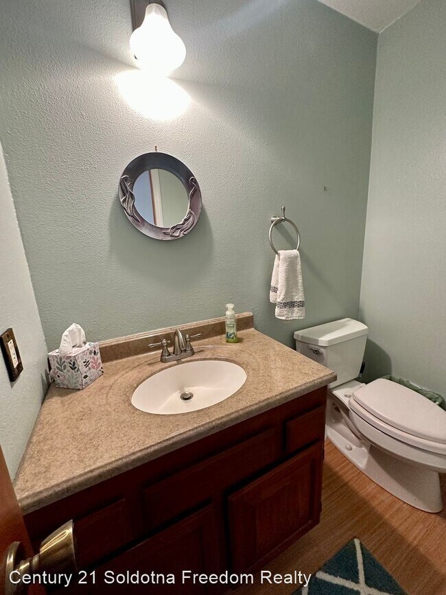 Building Photo - 4 br, 2.5 bath House - 1500 Barabara Drive