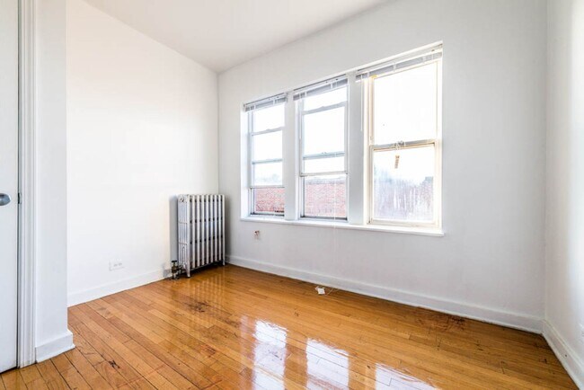 Building Photo - 8200 S Ingleside
