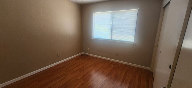 Building Photo - Wonderful 3 Bedroom Home in Greenhaven
