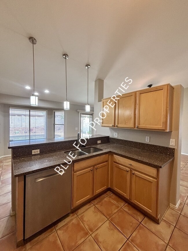 Building Photo - 10163 E Falcon Point Dr