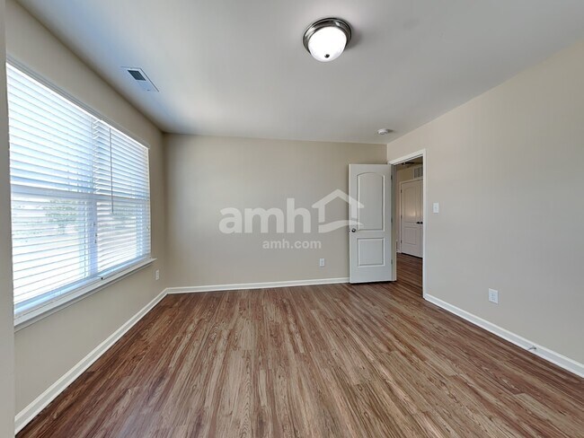 Building Photo - 105 Habersham Ct