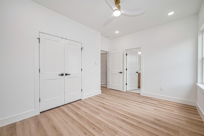 Building Photo - 6023 Maybell St