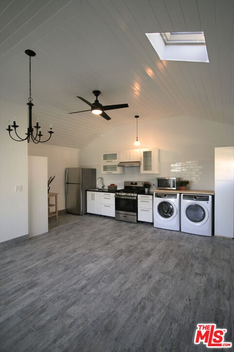 Building Photo - 13203 Dewey St