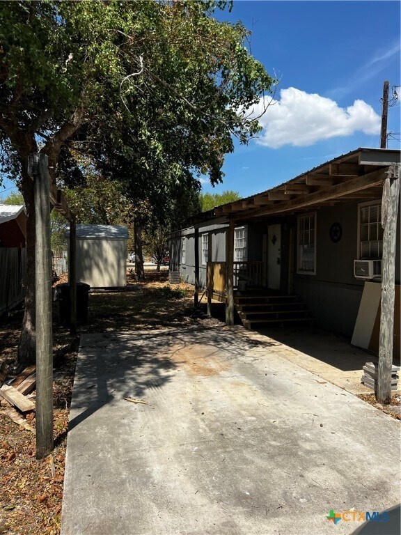 Building Photo - 1405 Harris Hill Rd