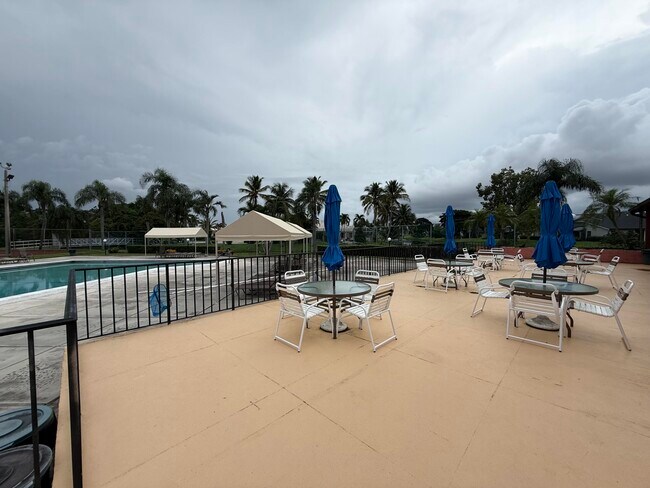 Building Photo - 4255 Willow Pond Cir