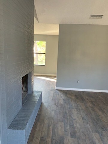 Building Photo - 1509 Shady Ln