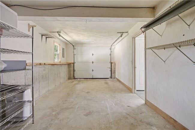 Building Photo - 102 Easton Ave