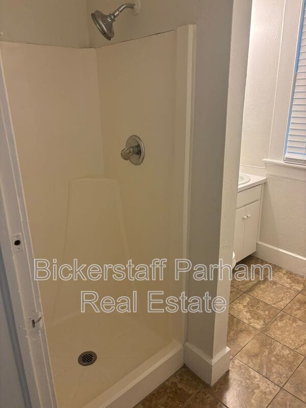 Building Photo - 1821 17th Ave