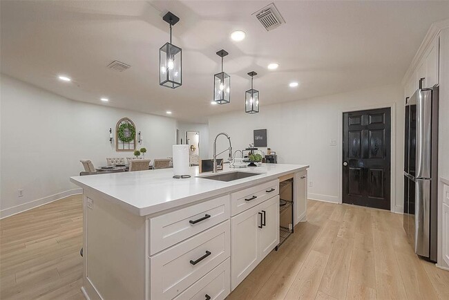 Building Photo - 6818 Garnet Trail Ln