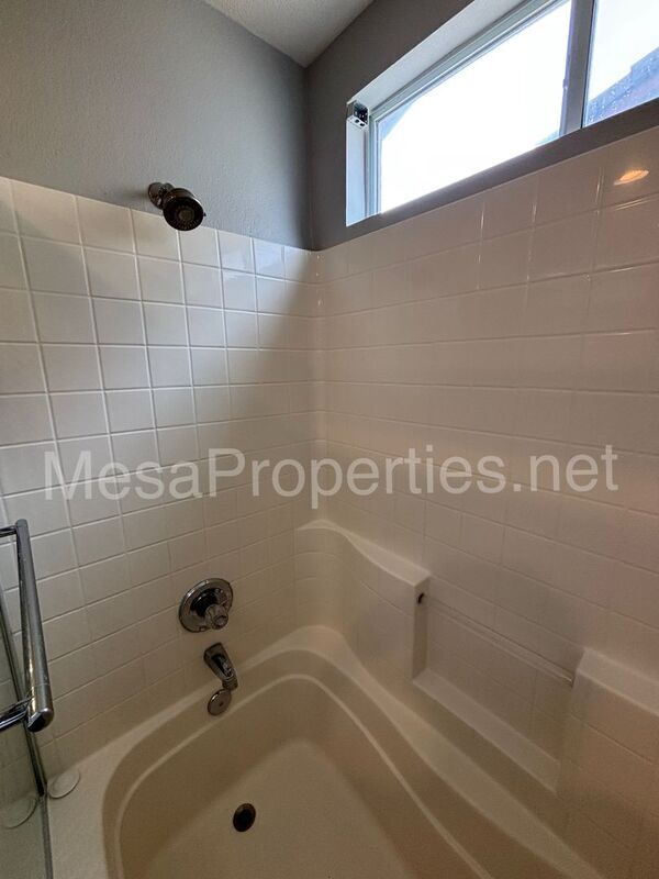 Building Photo - 16740 Inverrary Way
