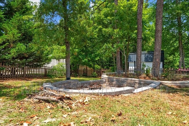 Building Photo - 11 Sawtooth Oak Cir
