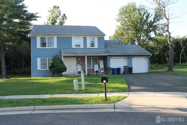 Building Photo - 39 Independence Ct