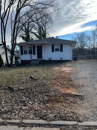 Building Photo - Cozy Bungalow in Gastonia!