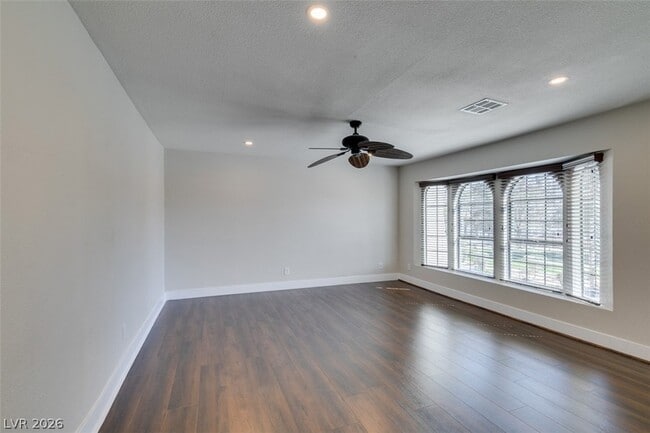 Building Photo - 5046 Schumann Dr