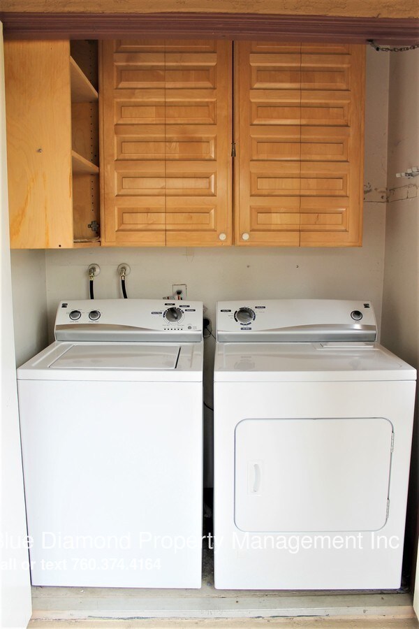 Building Photo - 525 Calle Montecito