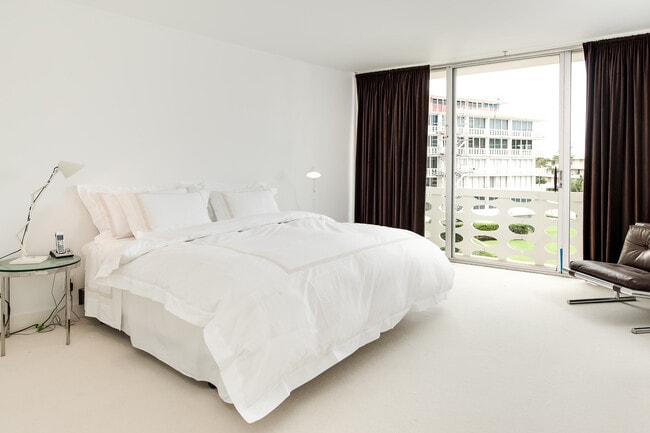 Building Photo - 100 Sunrise Ave