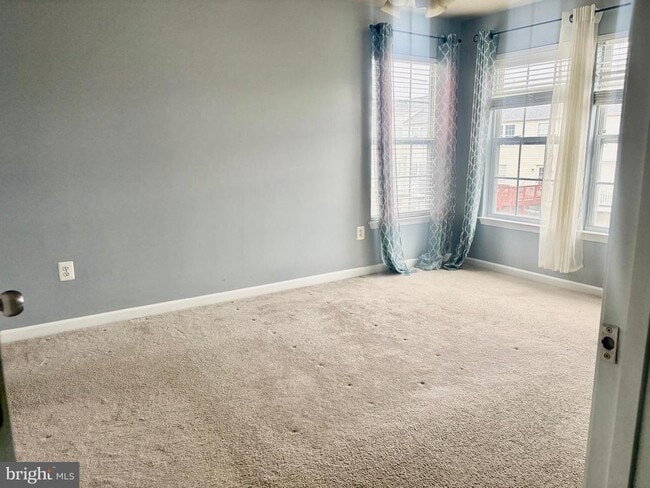 Building Photo - 927 Tipton Rd