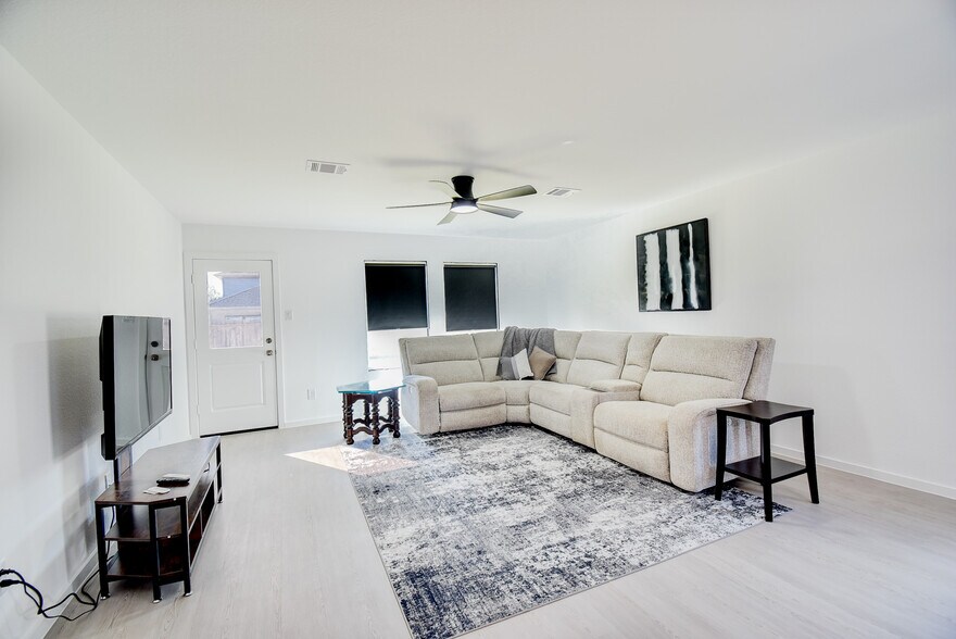 living room - 410 Emma St