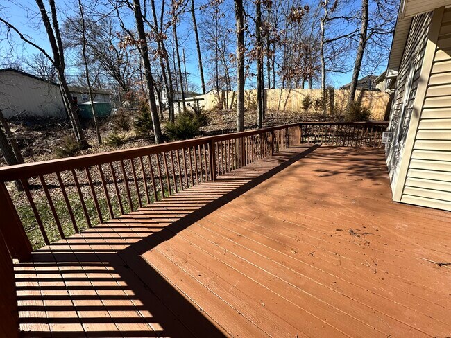 Building Photo - 4600 Wren Wood Dr