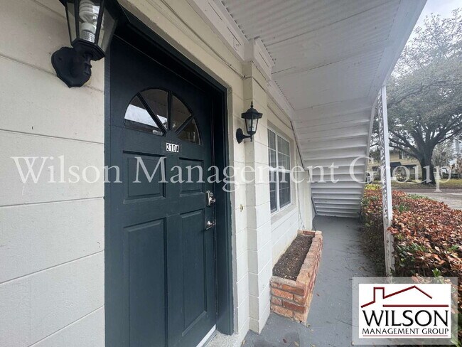 Building Photo - 210 E Yale St