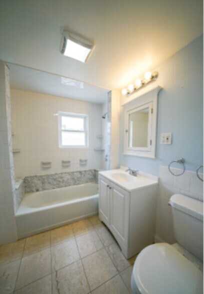 Building Photo - 20 Winslow Rd