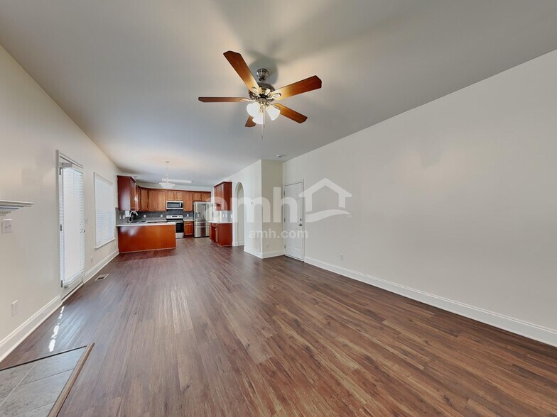 Building Photo - 718 Barrocliff Rd