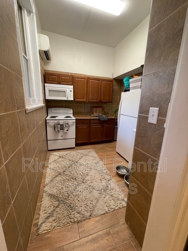 Building Photo - 1603 Hanover Ave