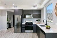 Building Photo - 13637 N Fellows Ave