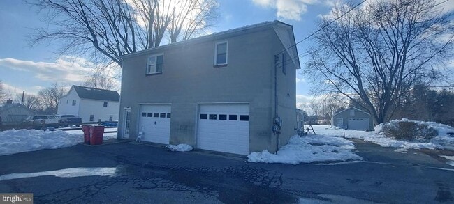 Building Photo - 7318 Woodbine Rd