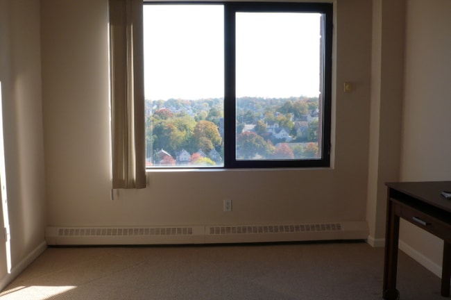 Building Photo - 4 Martine Ave