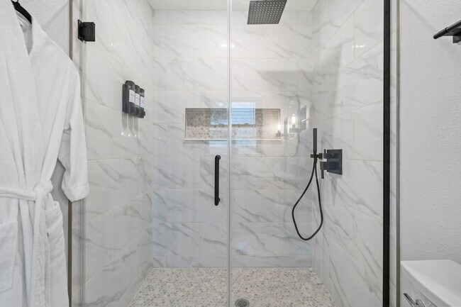 Building Photo - 115 Esther Dr