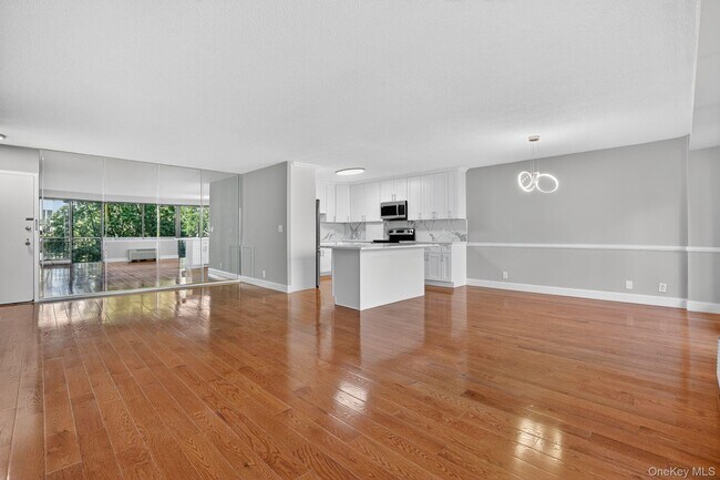 Building Photo - 15 Stewart Pl