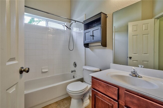 Building Photo - 1701 Kennessaw Dr
