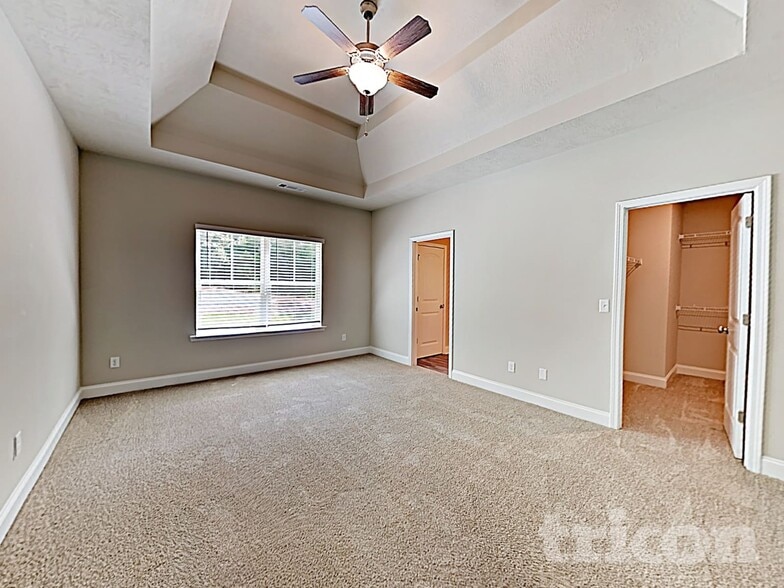 Building Photo - 290 Orchard Ln