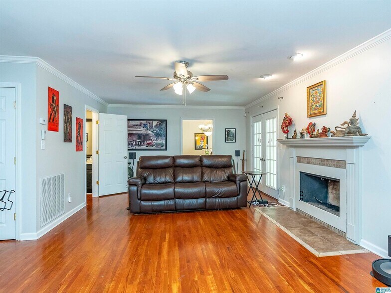 Building Photo - 2614 Royal Cir