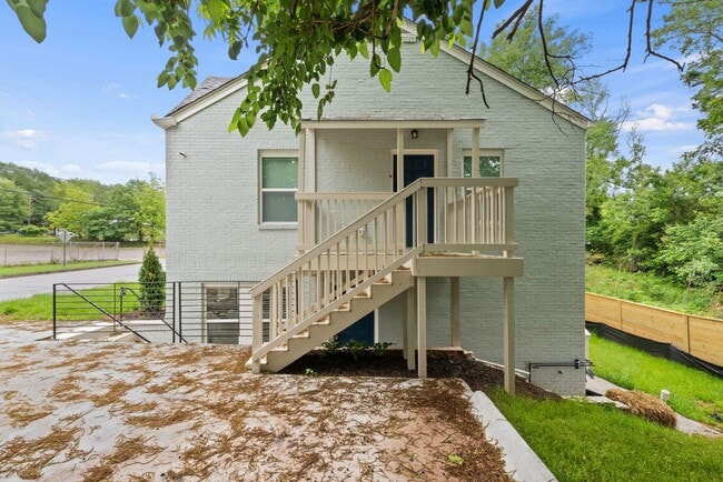 Building Photo - Location, Location - Duplex Unit A - 636 Francis PL NW/ 2 bedroom, 2 bath - off street parking $1...