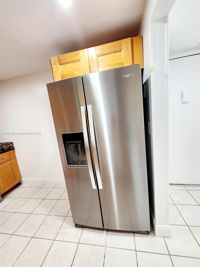 Building Photo - 4384 NW 9th Ave