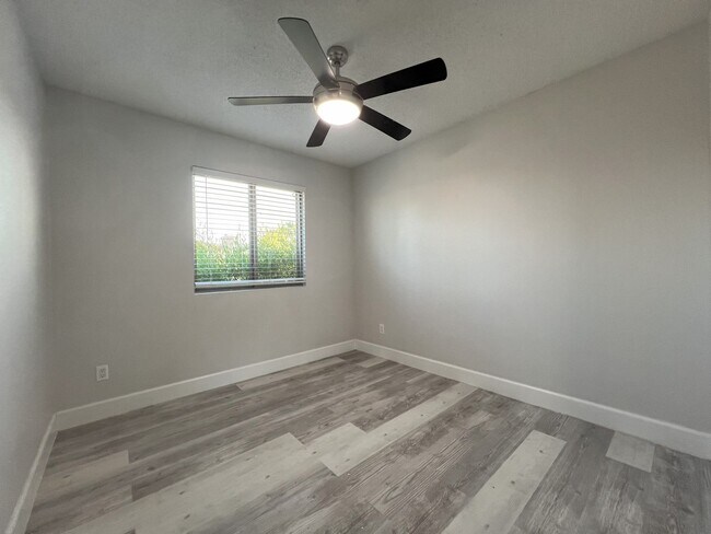 Building Photo - REMODELED 3 BEDROOM PLUS BONUS ROOM/BEDROOM. GREAT BACKYARD