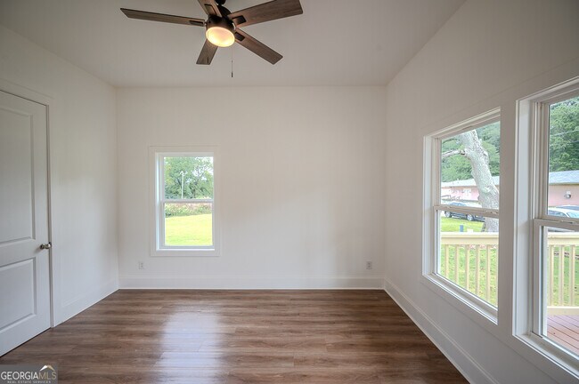 Building Photo - 1993 Reynolds Dr SW