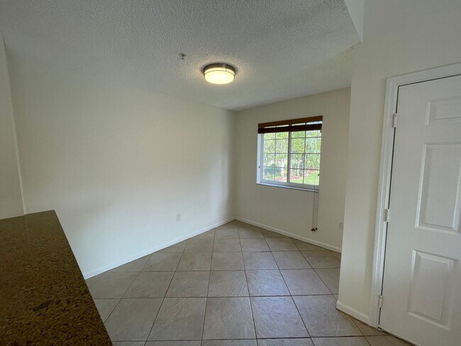 Building Photo - ANNUAL RENTAL - 2ND FLOOR 1 BED / 1 BATH C...
