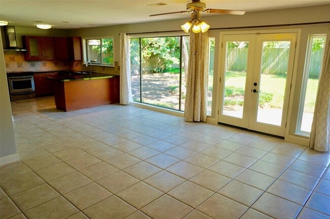 Building Photo - 9538 Meadowglen Ln