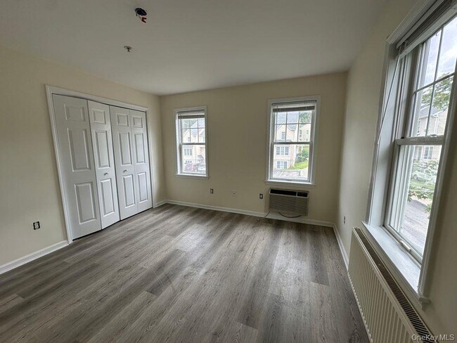 Building Photo - 1870 Baldwin Rd