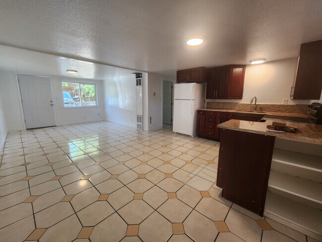Building Photo - B-Cozy Villa Apartments