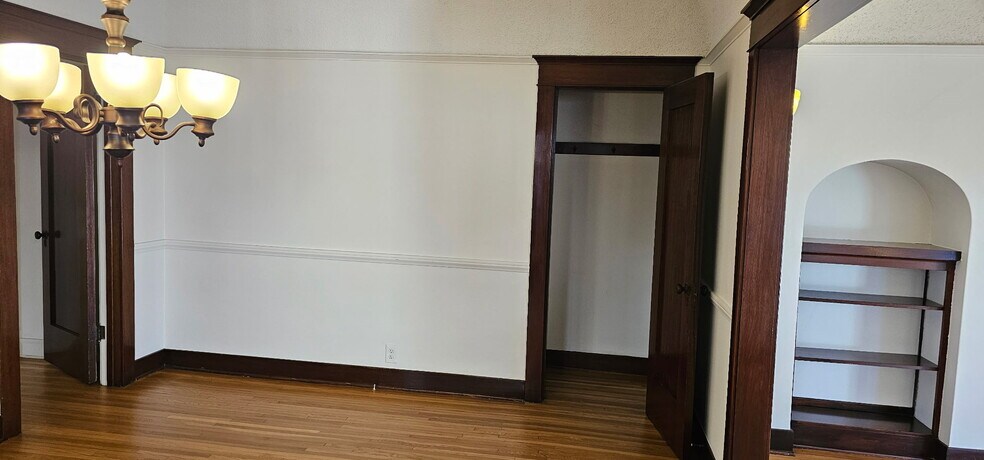 Coat closet - 218 1/2 N Kenmore Ave
